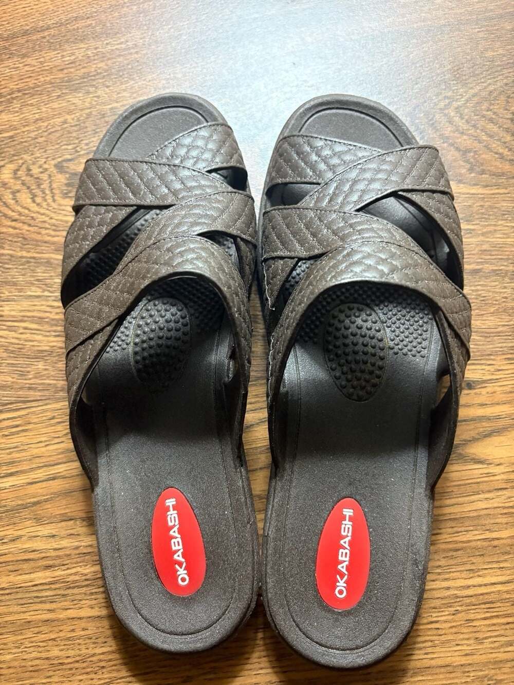 Okabashi Women's Brown Quilted Cross Strap Sandals Size M